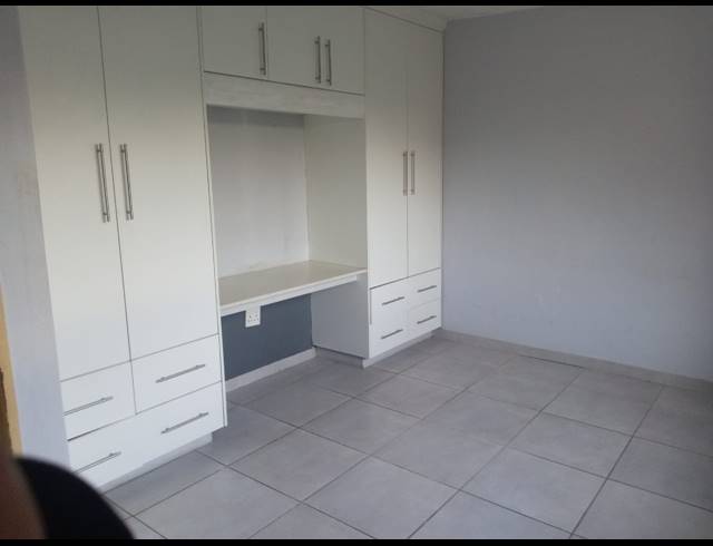 3 BEDROOM FLAT TO LET IN BRACKENHAM